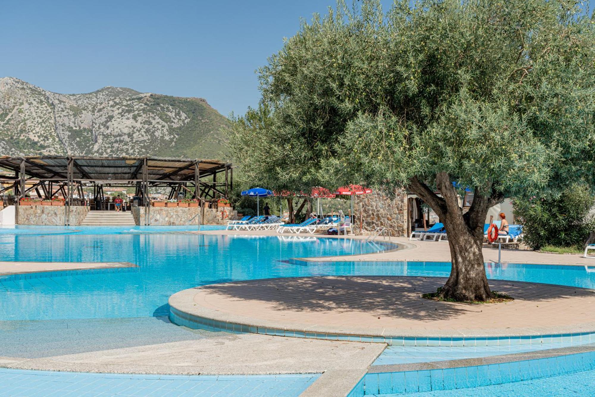 Club Esse Cala Gonone Hotel Luaran gambar