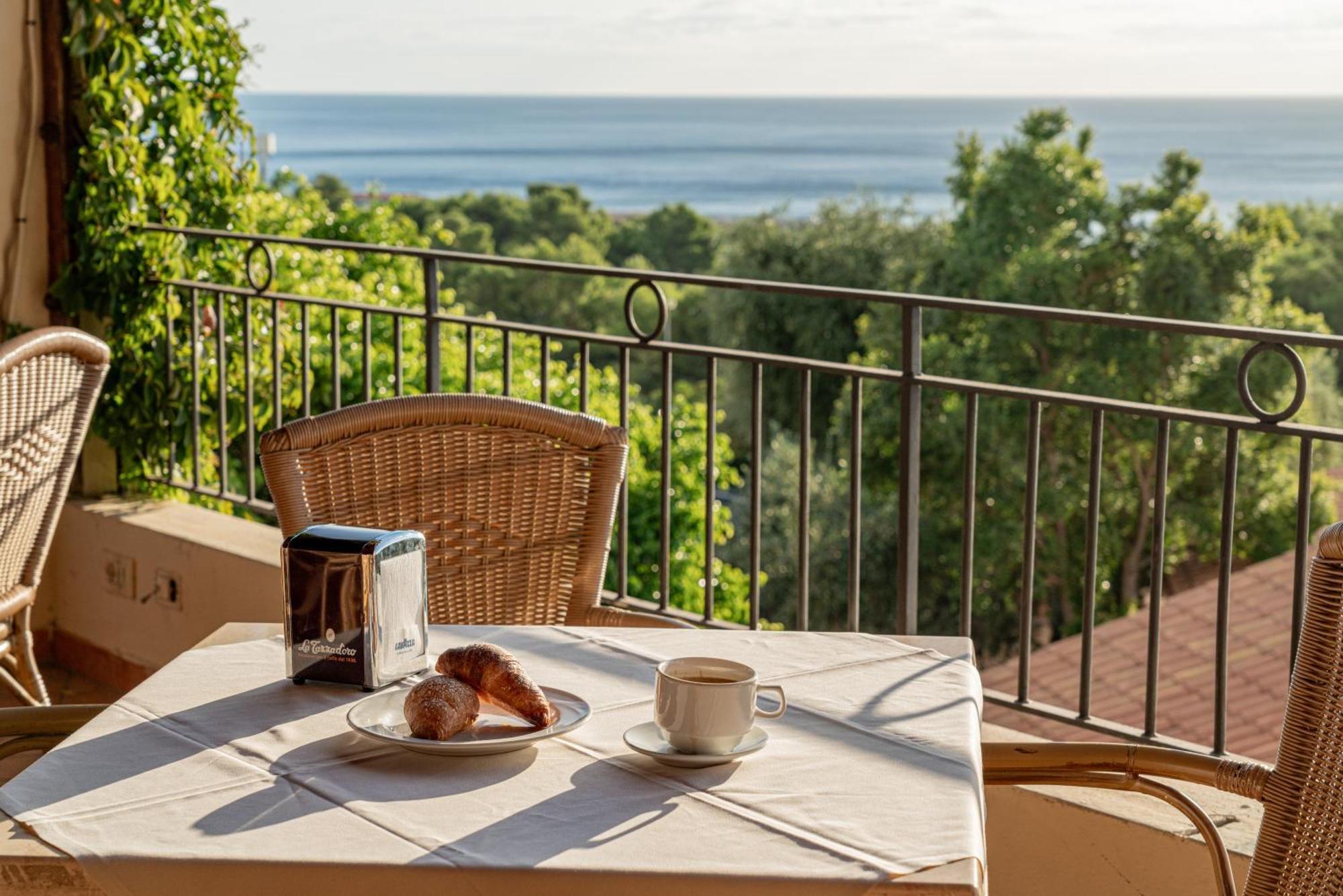 Club Esse Cala Gonone Hotel Luaran gambar