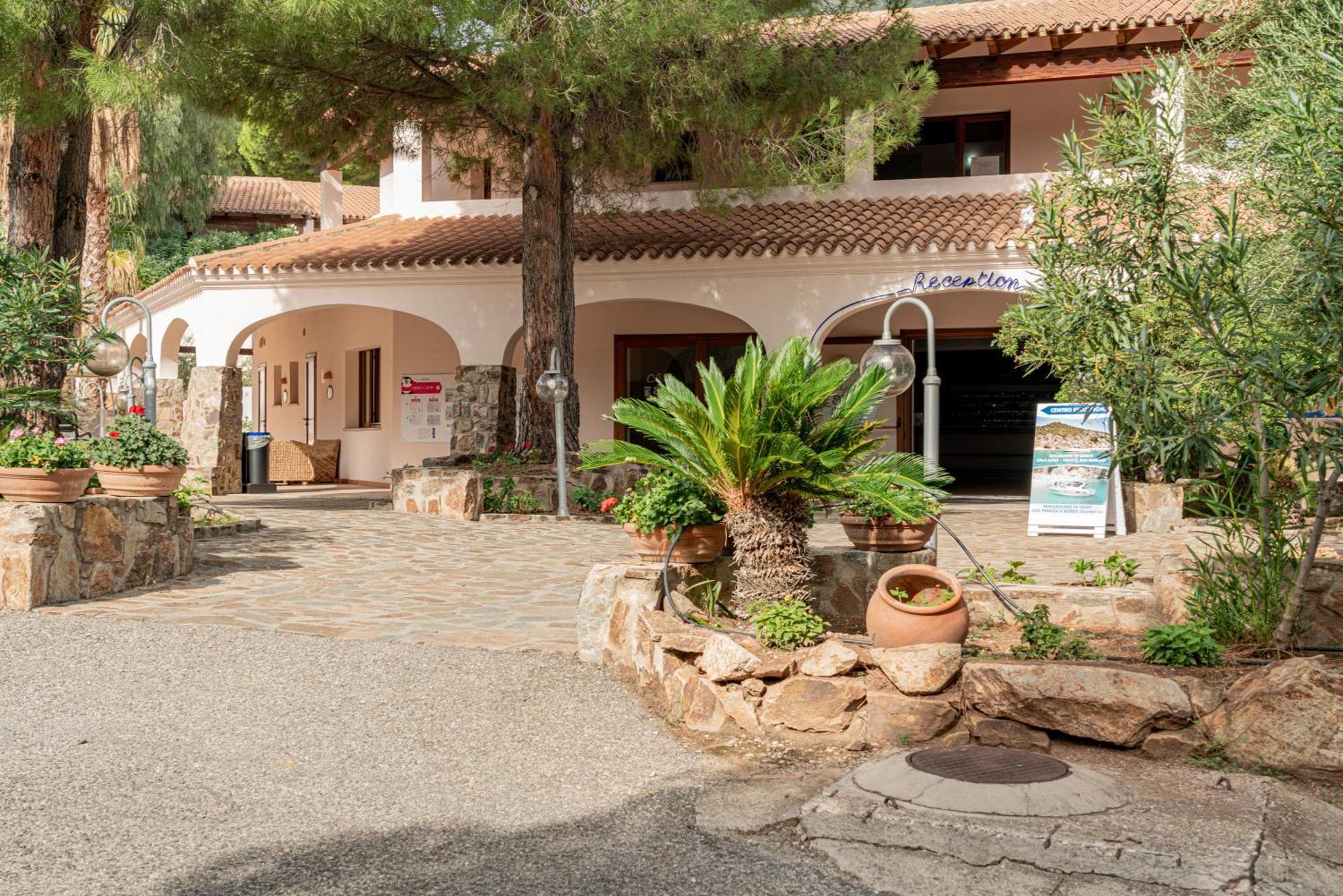 Club Esse Cala Gonone Hotel Luaran gambar